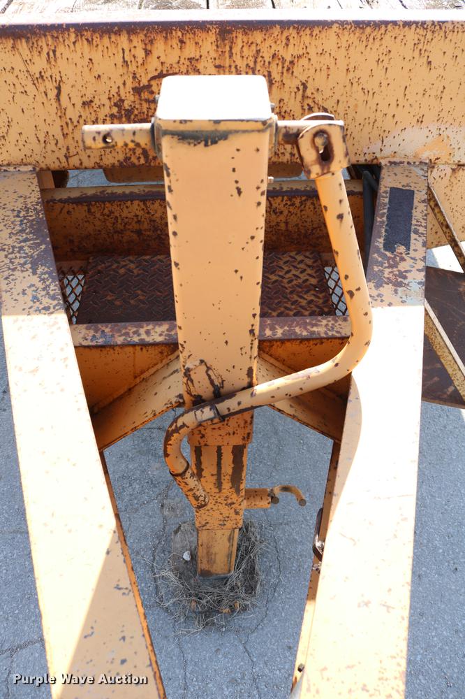 image for item DC7637 2000 Redi Haul equipment trailer