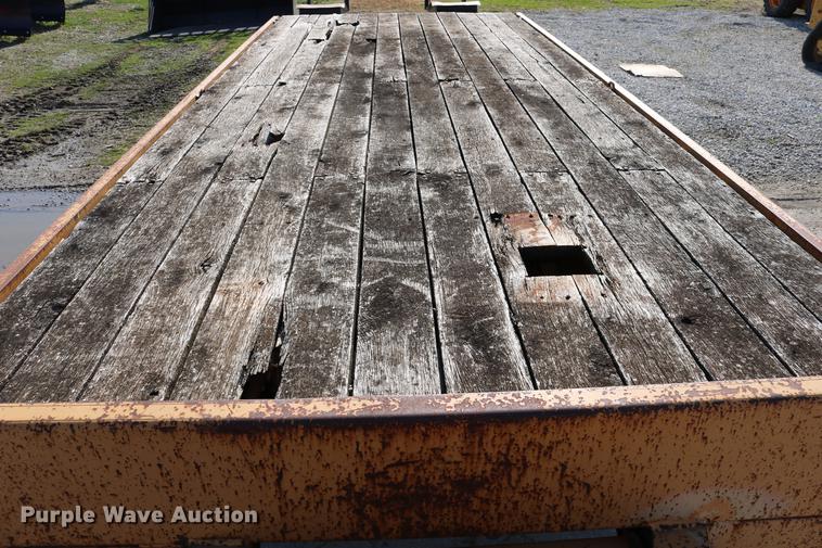 image for item DC7637 2000 Redi Haul equipment trailer