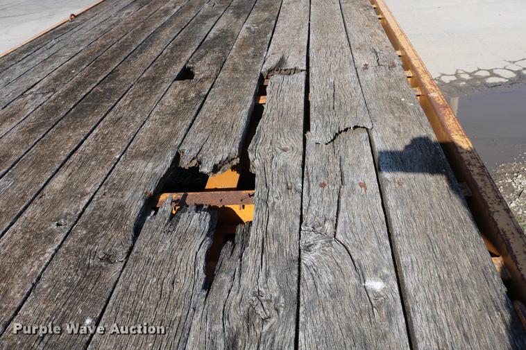 image for item DC7637 2000 Redi Haul equipment trailer