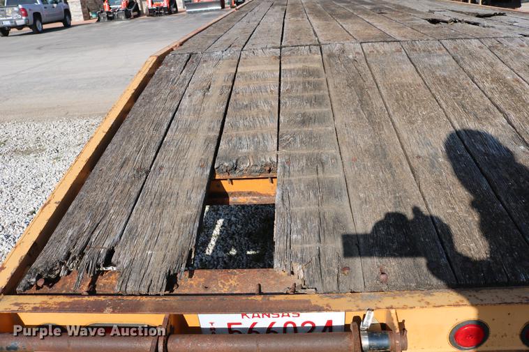 image for item DC7637 2000 Redi Haul equipment trailer