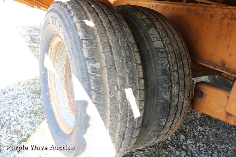 image for item DC7637 2000 Redi Haul equipment trailer