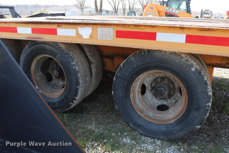 image for item DC7637 2000 Redi Haul equipment trailer