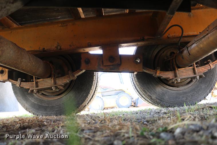 image for item DC7637 2000 Redi Haul equipment trailer