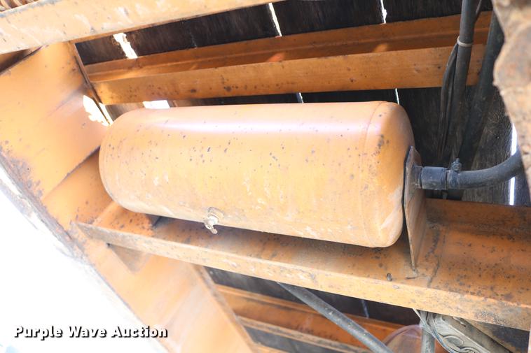 image for item DC7637 2000 Redi Haul equipment trailer