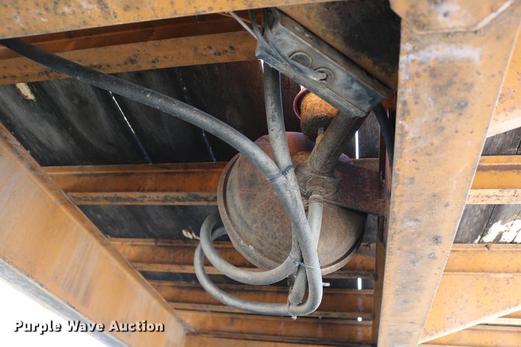 image for item DC7637 2000 Redi Haul equipment trailer