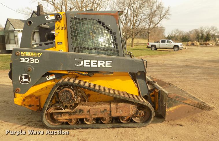 image for item DD2784 2012 John Deere 323DT skid steer