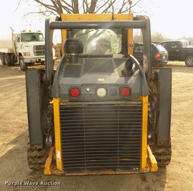 image for item DD2784 2012 John Deere 323DT skid steer