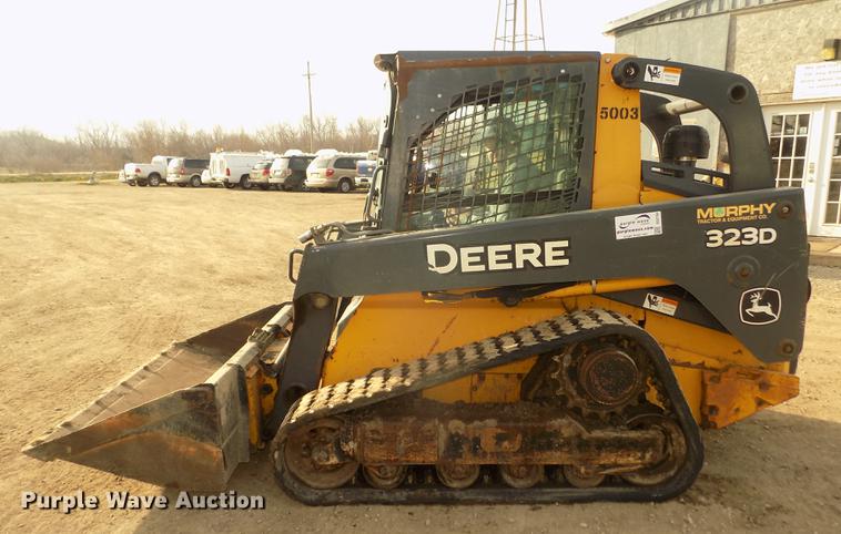image for item DD2784 2012 John Deere 323DT skid steer