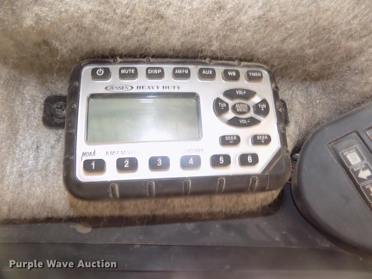 image for item DD2784 2012 John Deere 323DT skid steer