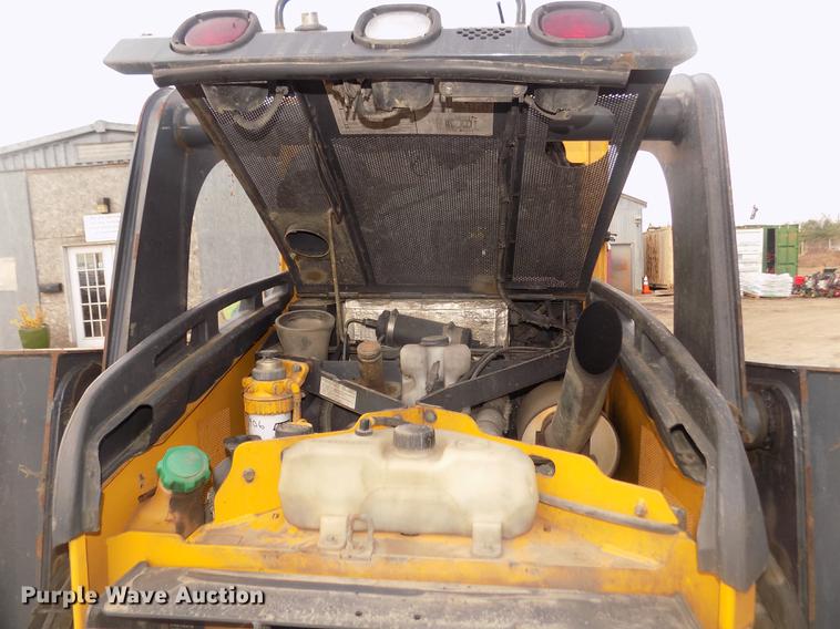 image for item DD2784 2012 John Deere 323DT skid steer