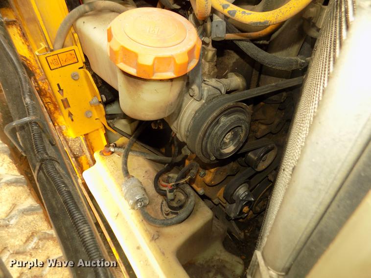 image for item DD2784 2012 John Deere 323DT skid steer