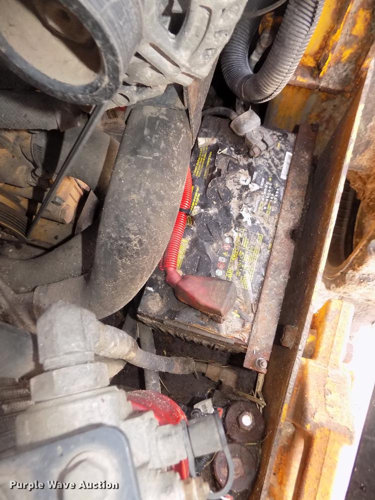 image for item DD2784 2012 John Deere 323DT skid steer