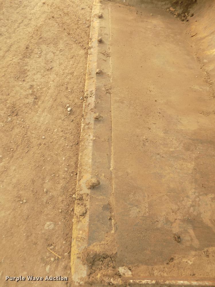 image for item DD2784 2012 John Deere 323DT skid steer