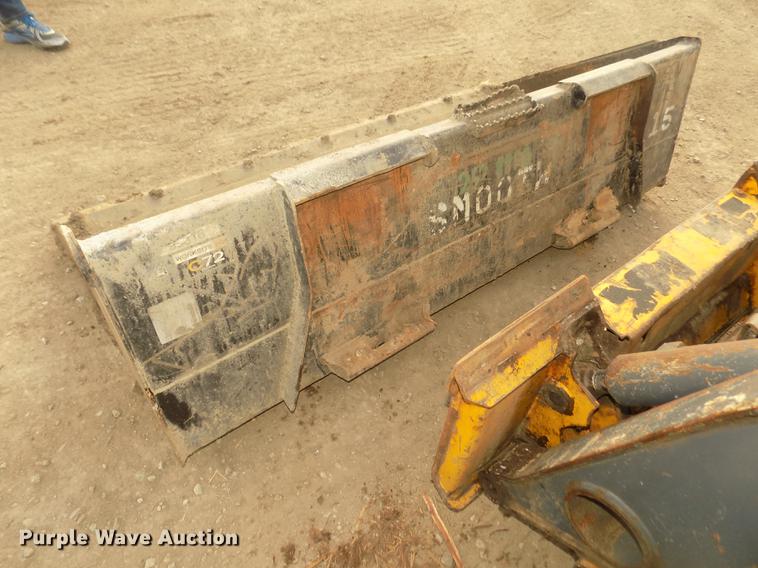 image for item DD2784 2012 John Deere 323DT skid steer