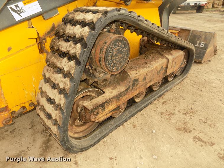 image for item DD2784 2012 John Deere 323DT skid steer