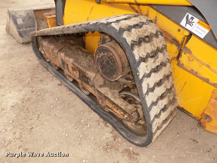 image for item DD2784 2012 John Deere 323DT skid steer