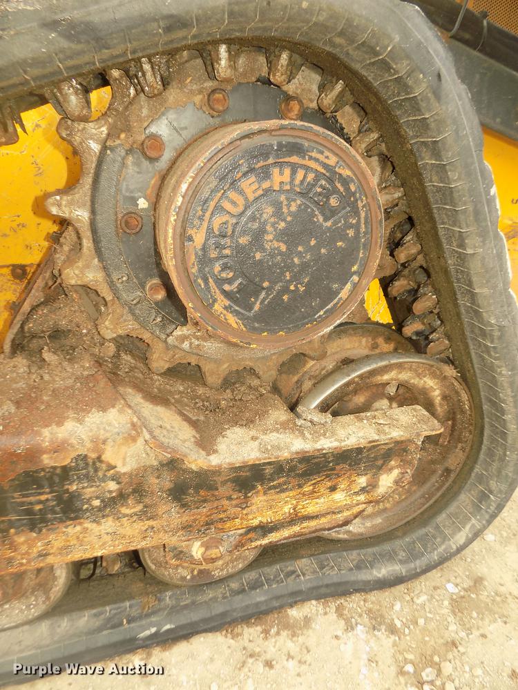 image for item DD2784 2012 John Deere 323DT skid steer