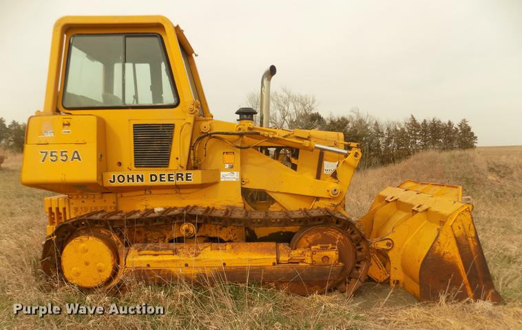 image for item DD2790 1984 John Deere 755A track loader