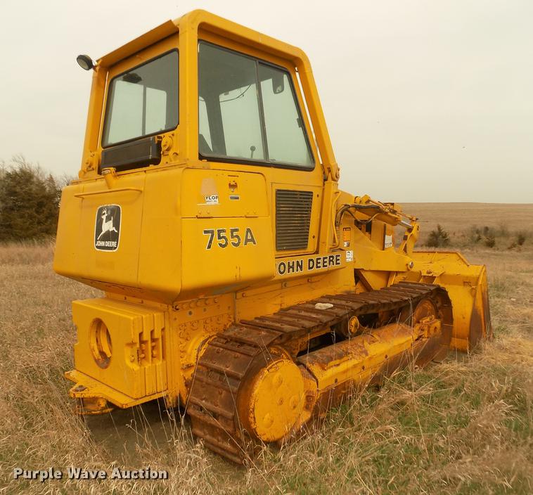 image for item DD2790 1984 John Deere 755A track loader