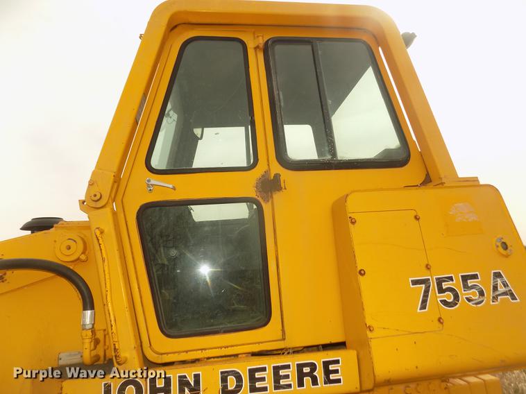 image for item DD2790 1984 John Deere 755A track loader