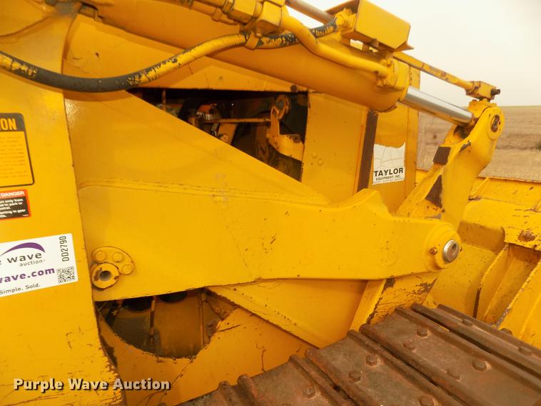 image for item DD2790 1984 John Deere 755A track loader