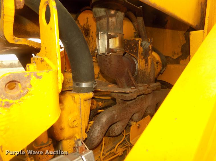 image for item DD2790 1984 John Deere 755A track loader