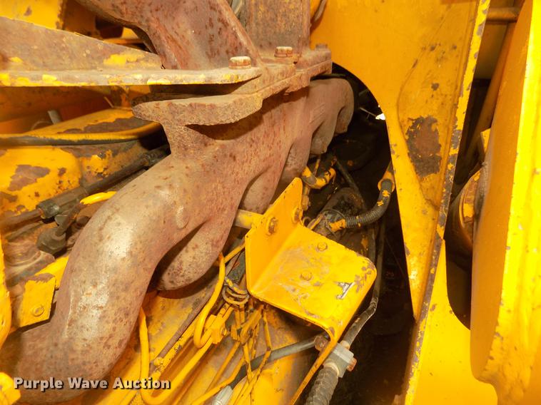 image for item DD2790 1984 John Deere 755A track loader