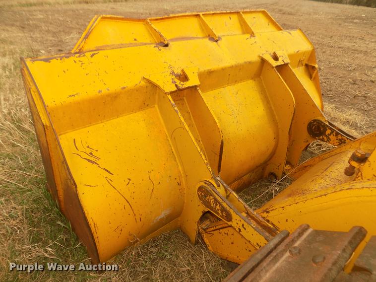 image for item DD2790 1984 John Deere 755A track loader