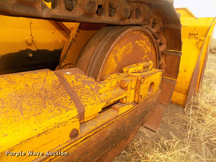 image for item DD2790 1984 John Deere 755A track loader