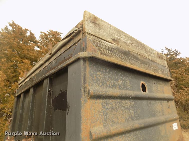 image for item DD2791 1981 end dump pup trailer