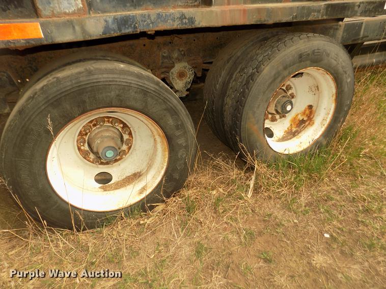 image for item DD2791 1981 end dump pup trailer