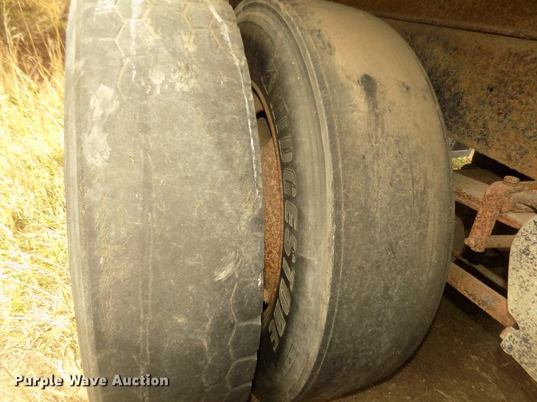 image for item DD2791 1981 end dump pup trailer