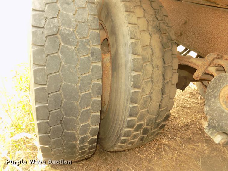 image for item DD2791 1981 end dump pup trailer