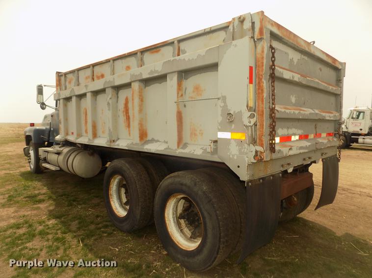 image for item DD2793 1976 Mack RS786LST dump truck