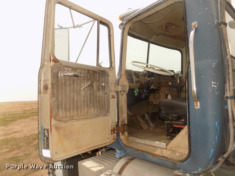 image for item DD2793 1976 Mack RS786LST dump truck