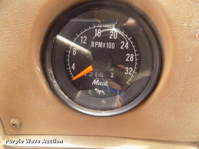 image for item DD2793 1976 Mack RS786LST dump truck