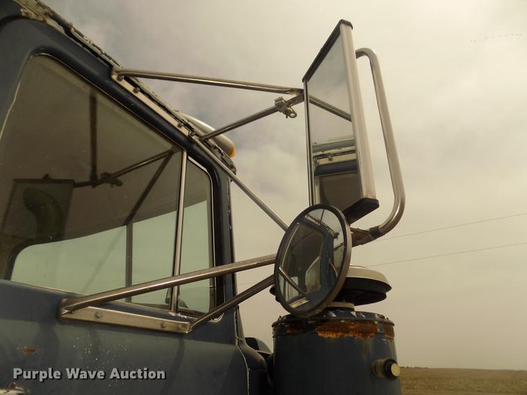 image for item DD2793 1976 Mack RS786LST dump truck