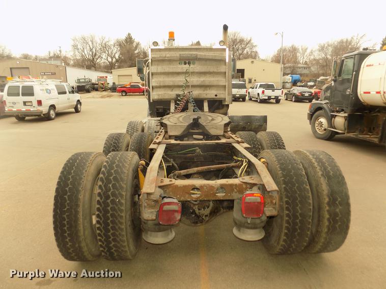 image for item DD2798 2001 Sterling A9500 semi truck