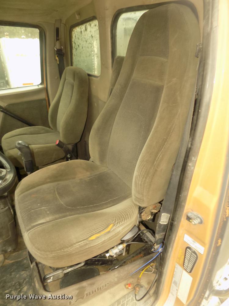 image for item DD2798 2001 Sterling A9500 semi truck