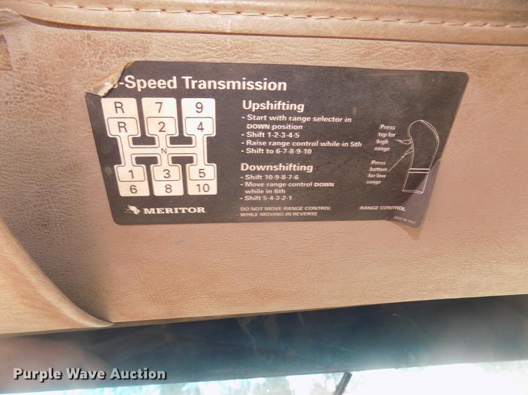 image for item DD2798 2001 Sterling A9500 semi truck