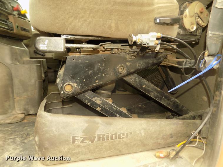 image for item DD2798 2001 Sterling A9500 semi truck