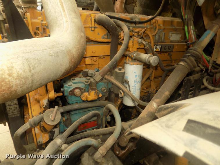 image for item DD2798 2001 Sterling A9500 semi truck