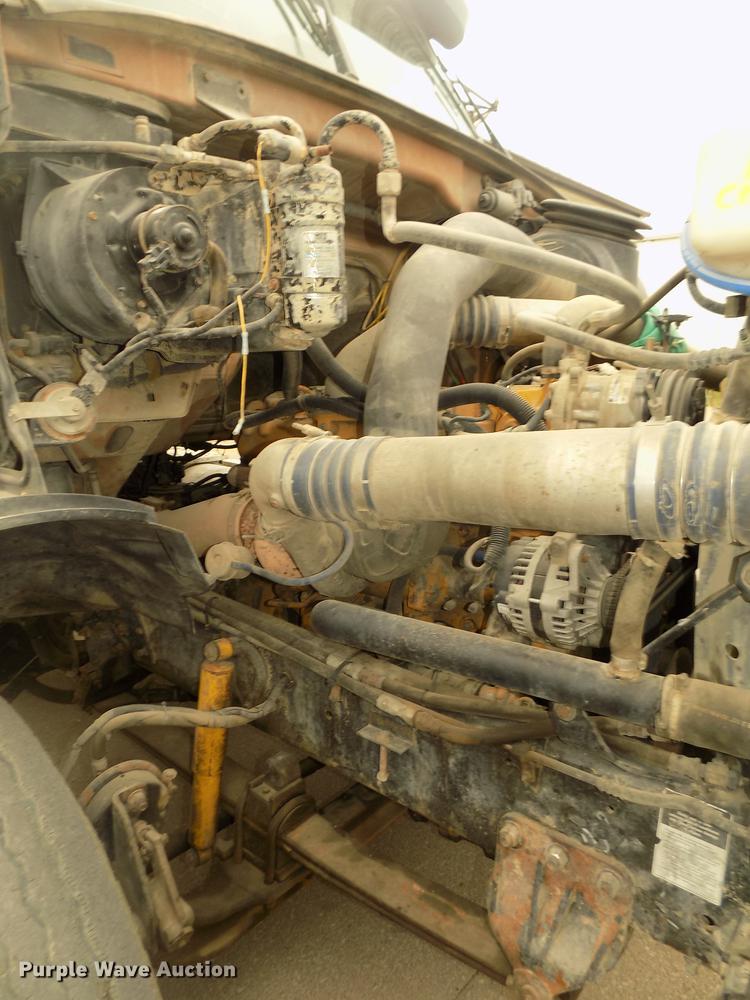 image for item DD2798 2001 Sterling A9500 semi truck