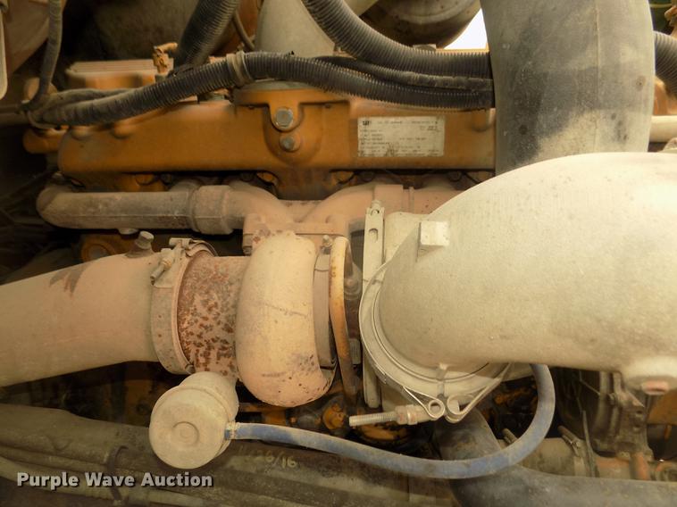 image for item DD2798 2001 Sterling A9500 semi truck