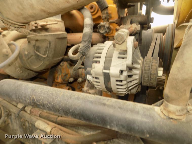 image for item DD2798 2001 Sterling A9500 semi truck