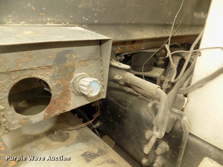 image for item DD2798 2001 Sterling A9500 semi truck