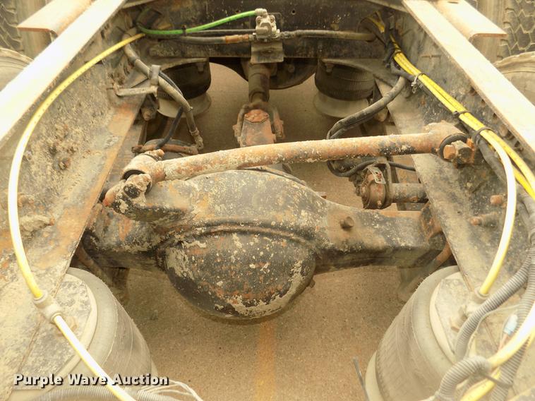 image for item DD2798 2001 Sterling A9500 semi truck