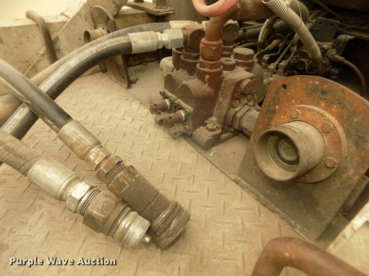 image for item DD2798 2001 Sterling A9500 semi truck