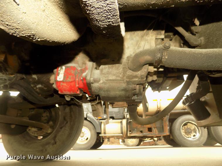 image for item DD2798 2001 Sterling A9500 semi truck