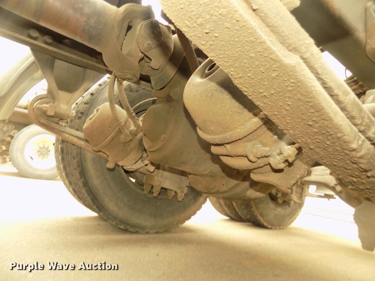 image for item DD2798 2001 Sterling A9500 semi truck